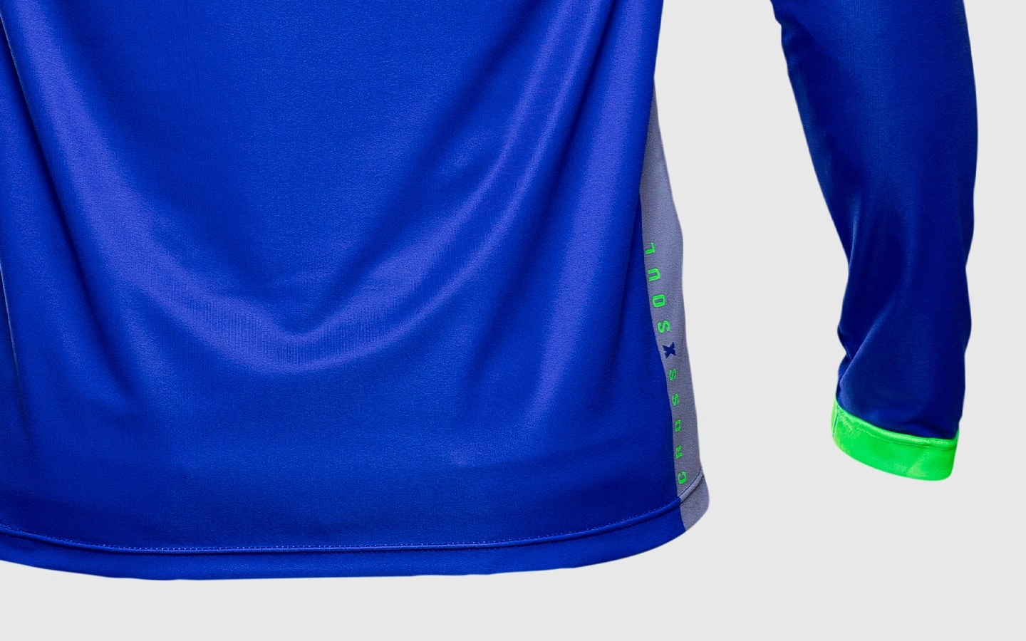 Detalhe da parte traseira estendida Camiseta Vust Exo Hexagon